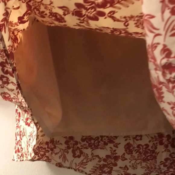 Floral Pattern Blouse - Picture 7 of 7